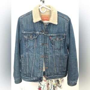 Levi’ original Sherpa trucker
